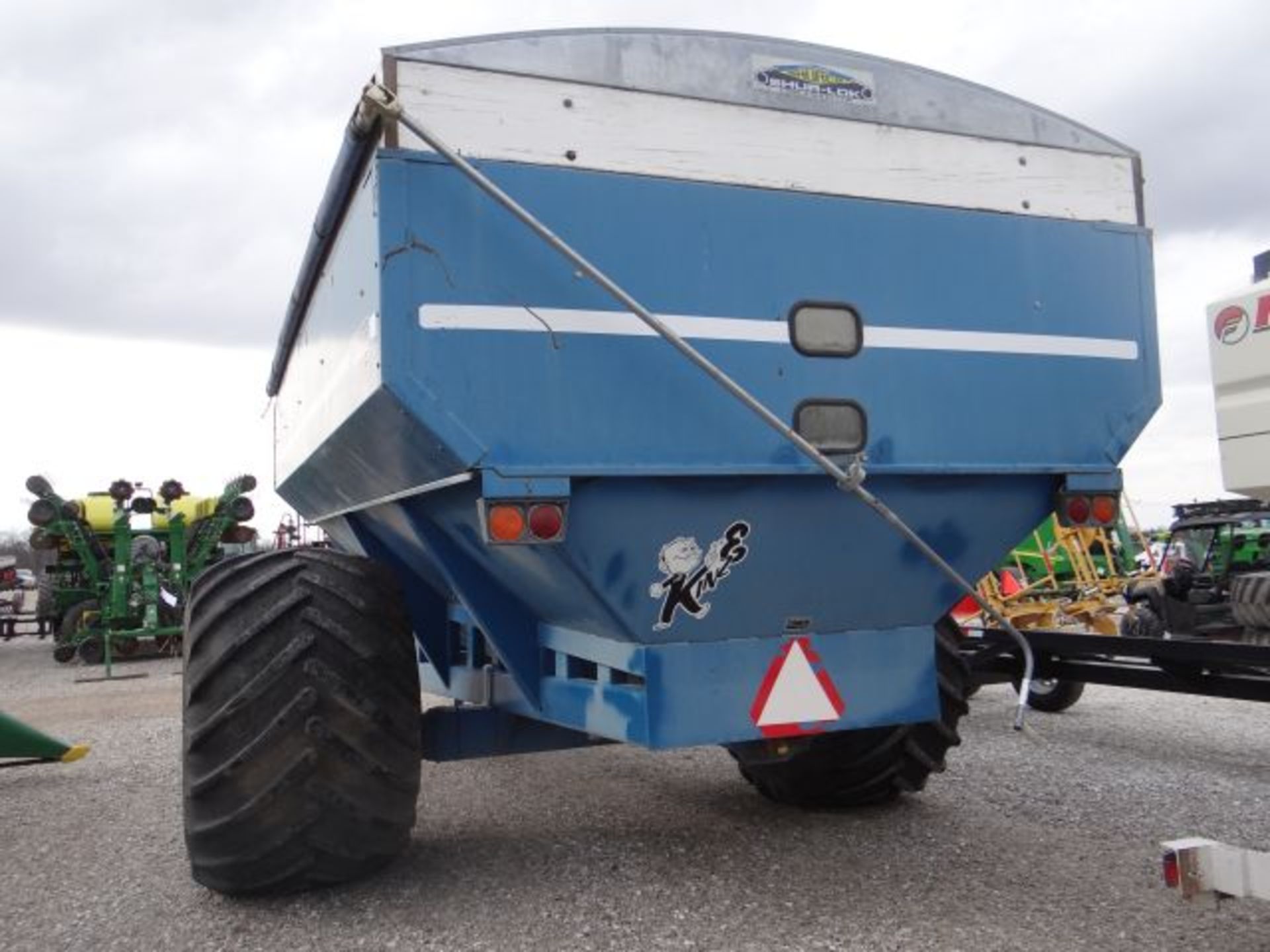 Kinze 840 Grain Cart, 1994 #148557, 840 Bushel, 66X43.00X25 Tires, Tarp, sn# 500854 - Image 4 of 4