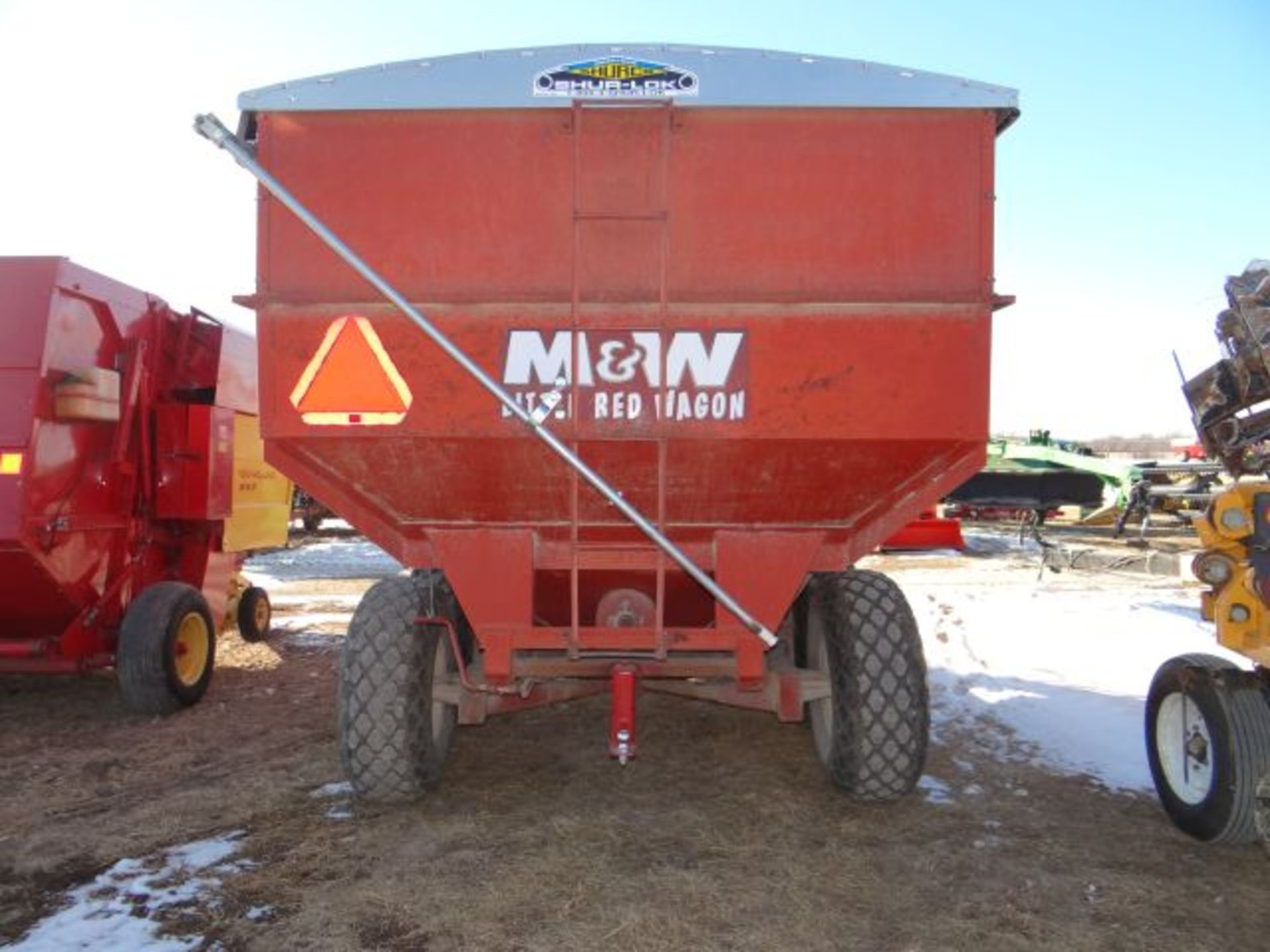 M&W Auger Wagon 400 bu, 1000 PTO, 2yr Old Tarp - Image 2 of 3