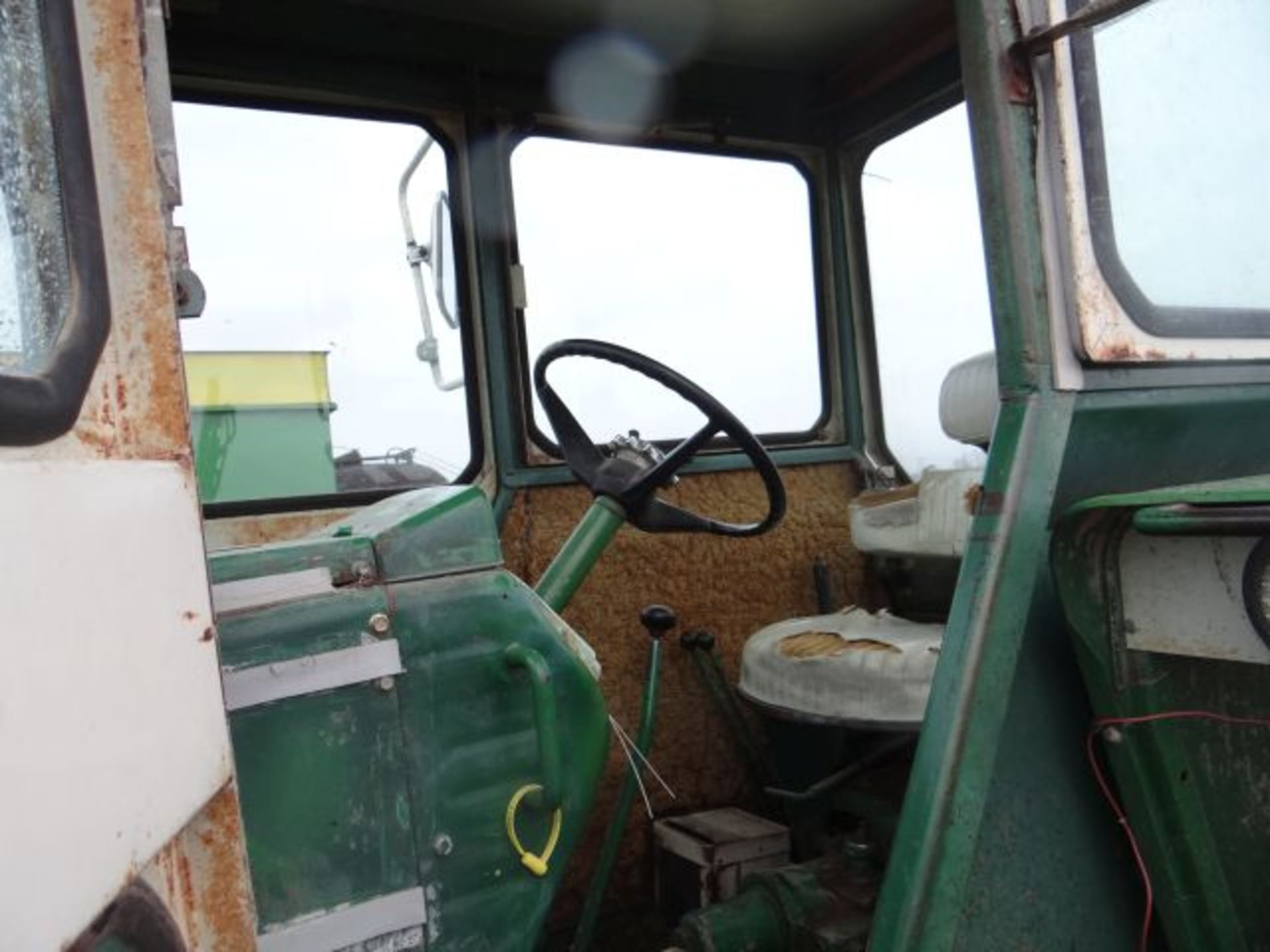 Oliver 1750 Tractor, 1969 w/ 800 Workmaster Loader & Bucket, Gas, Good Tires, Runs Good - Image 6 of 7