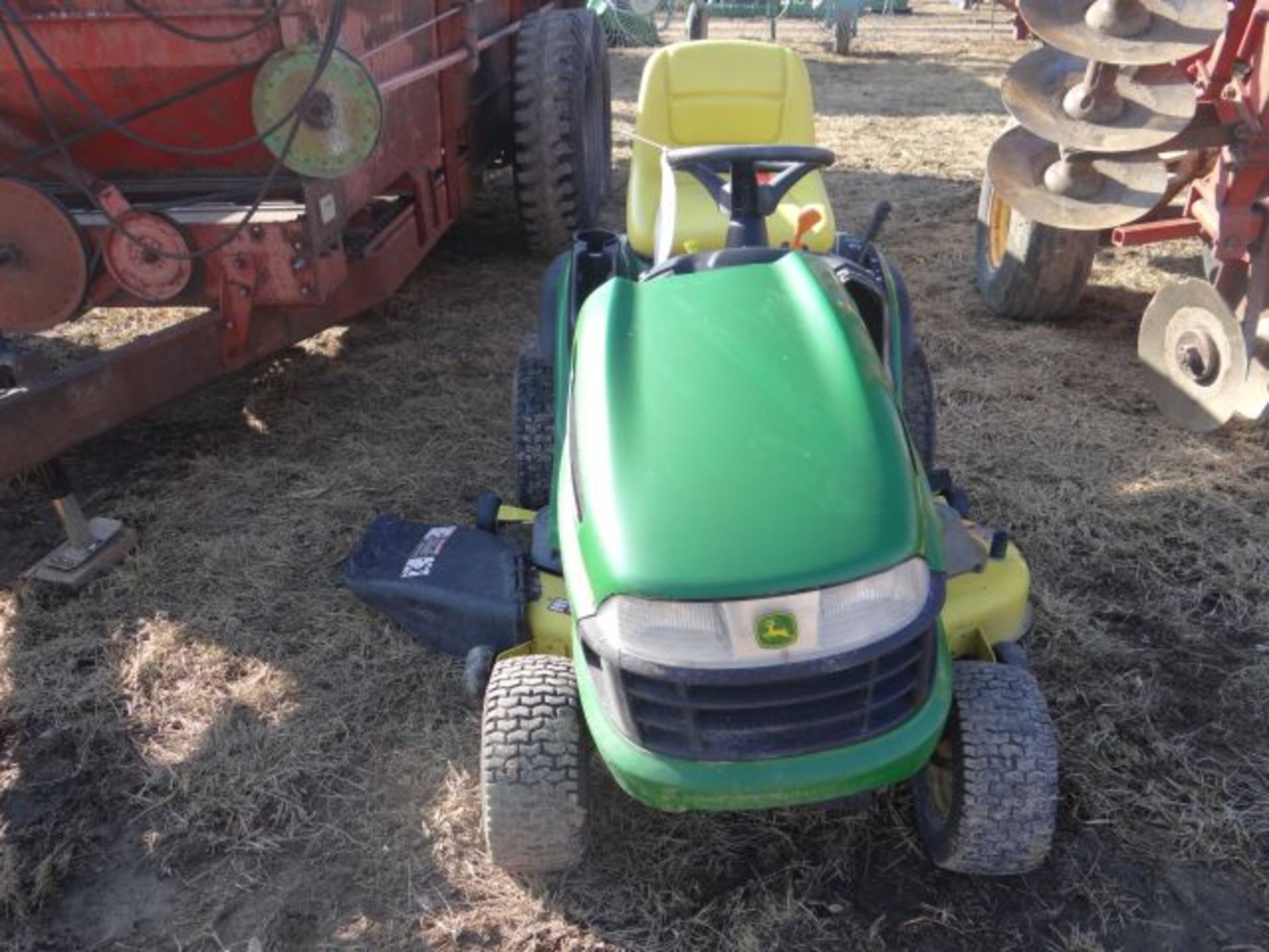 JD LA145 Mower - Image 3 of 5