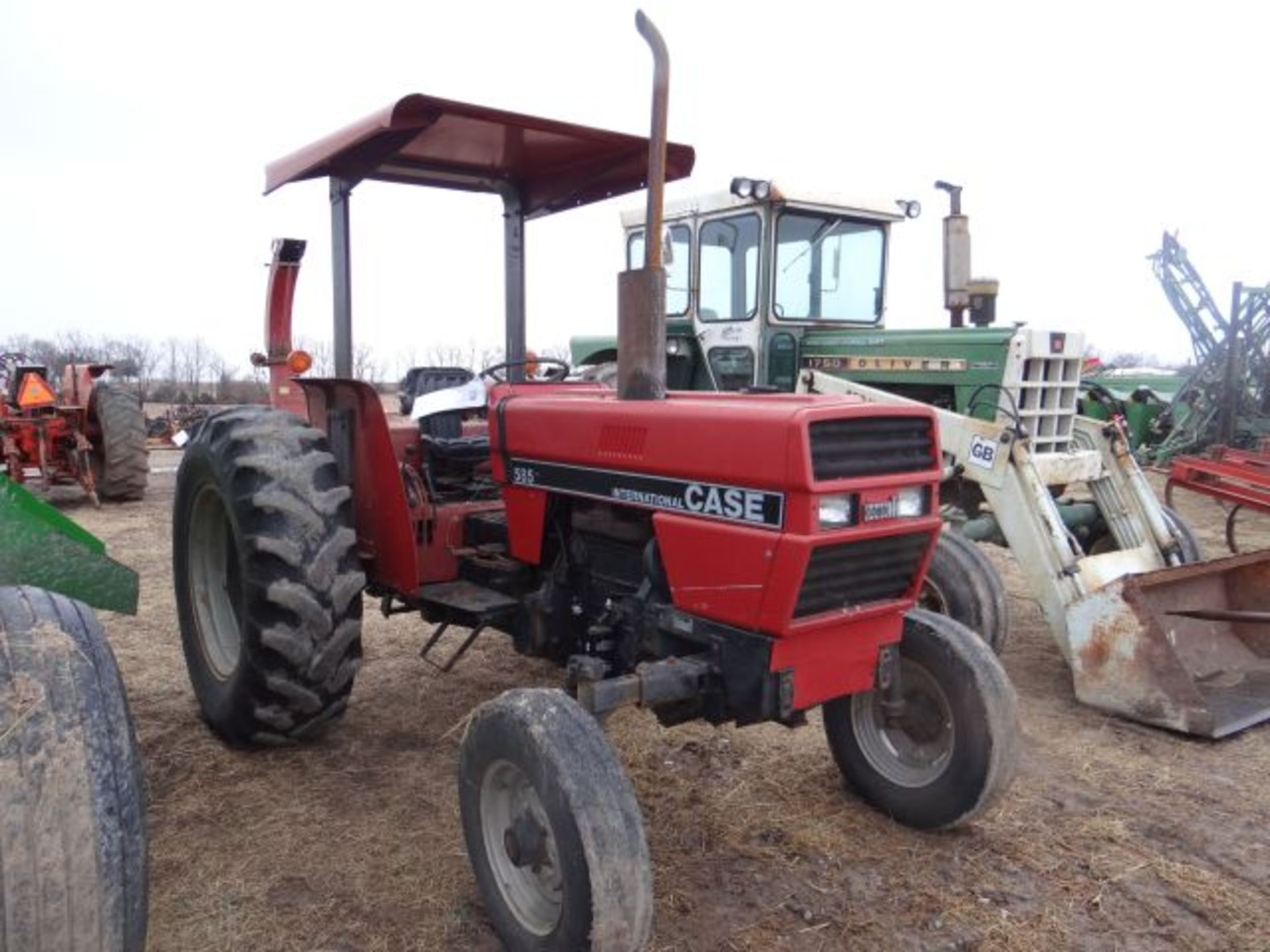 Case IH 585 Tractor, 1987 1923 hrs, Runs Great, Good Tires