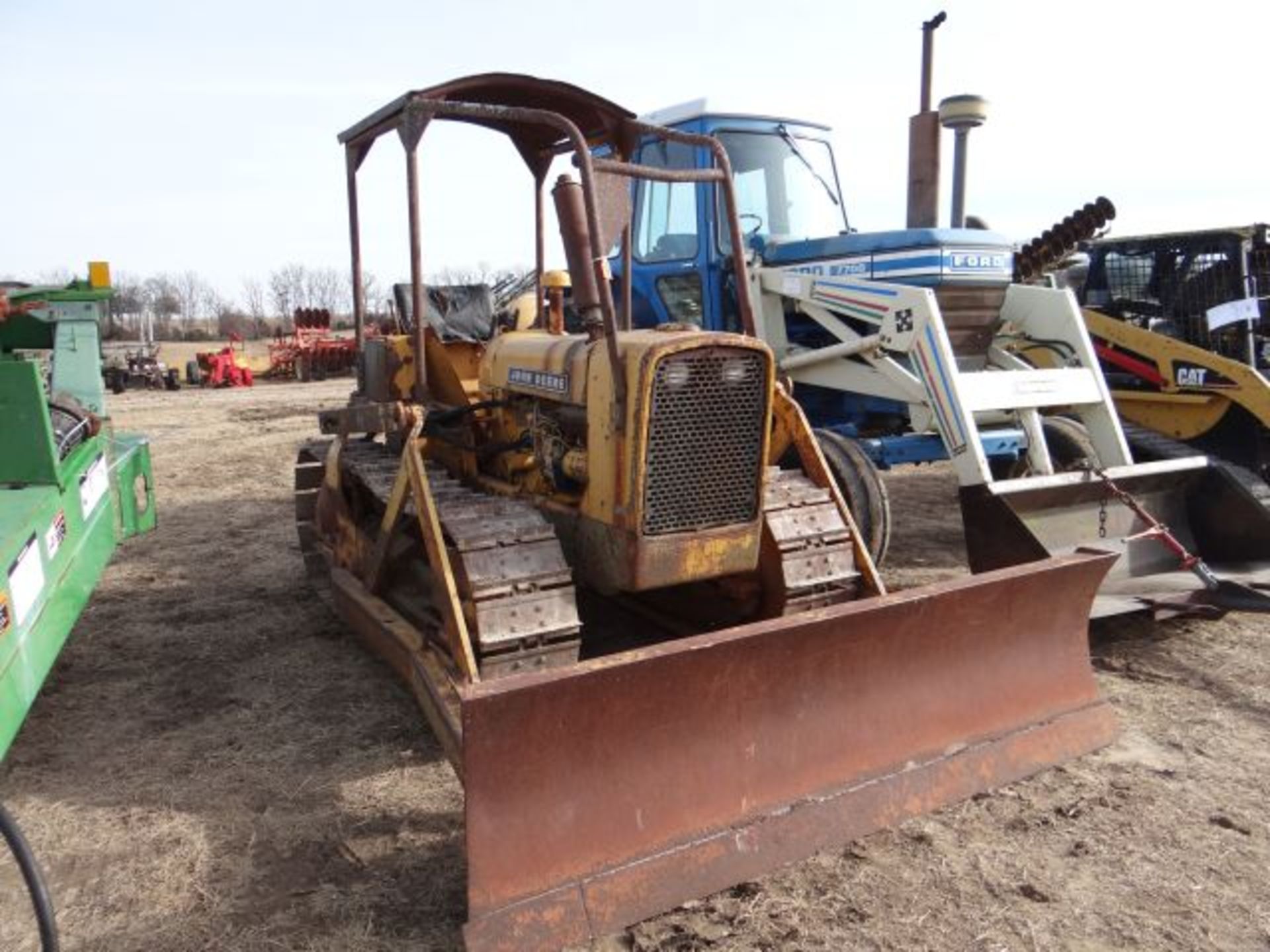 JD 2010 Bulldozer, 1962 3500 Original hrs, Live PTO, Rear Hydraulics - Image 4 of 4