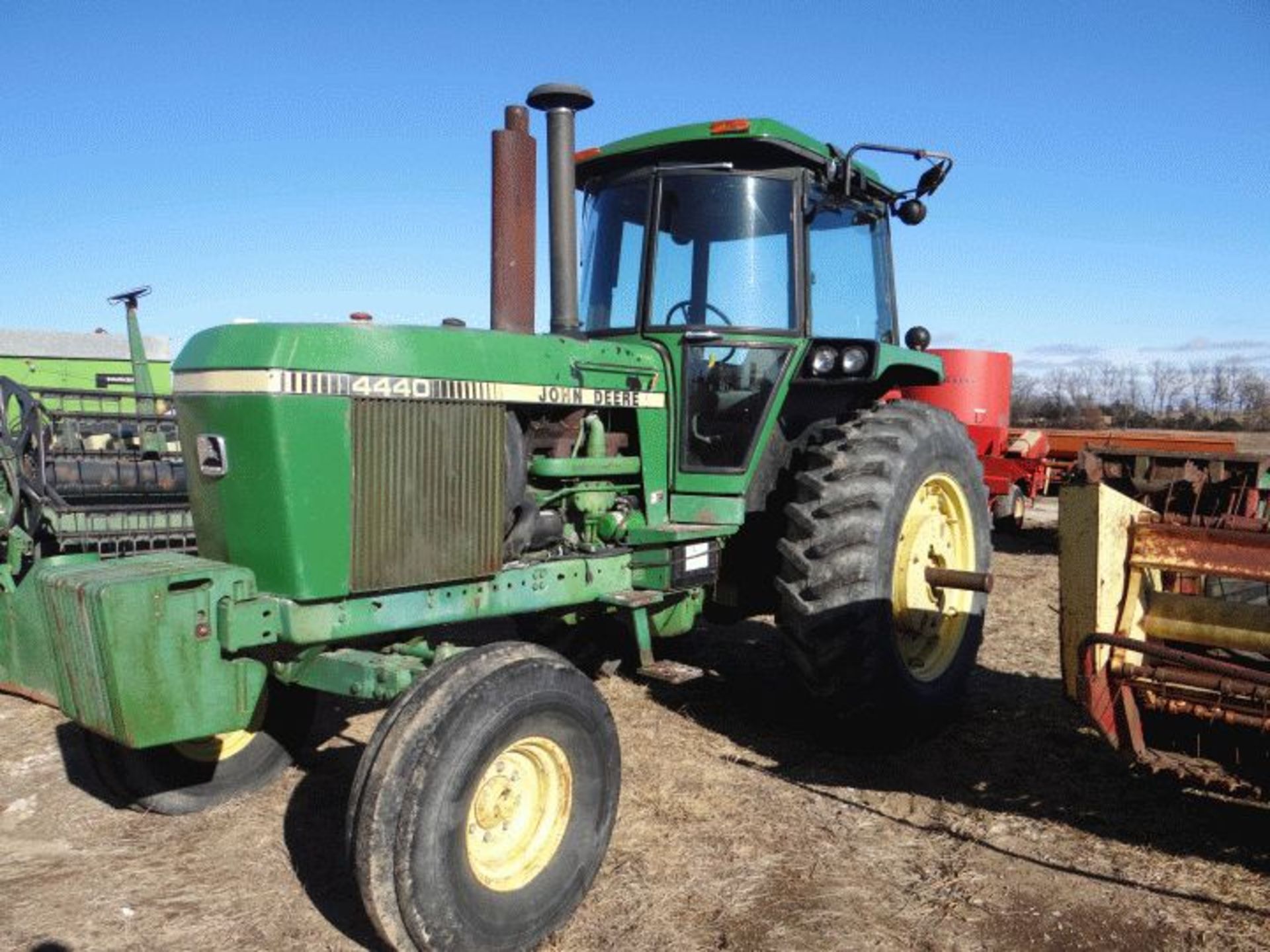 JD 4440 Tractor, 1982 Quad Range, 2 SCV, 9889hrs