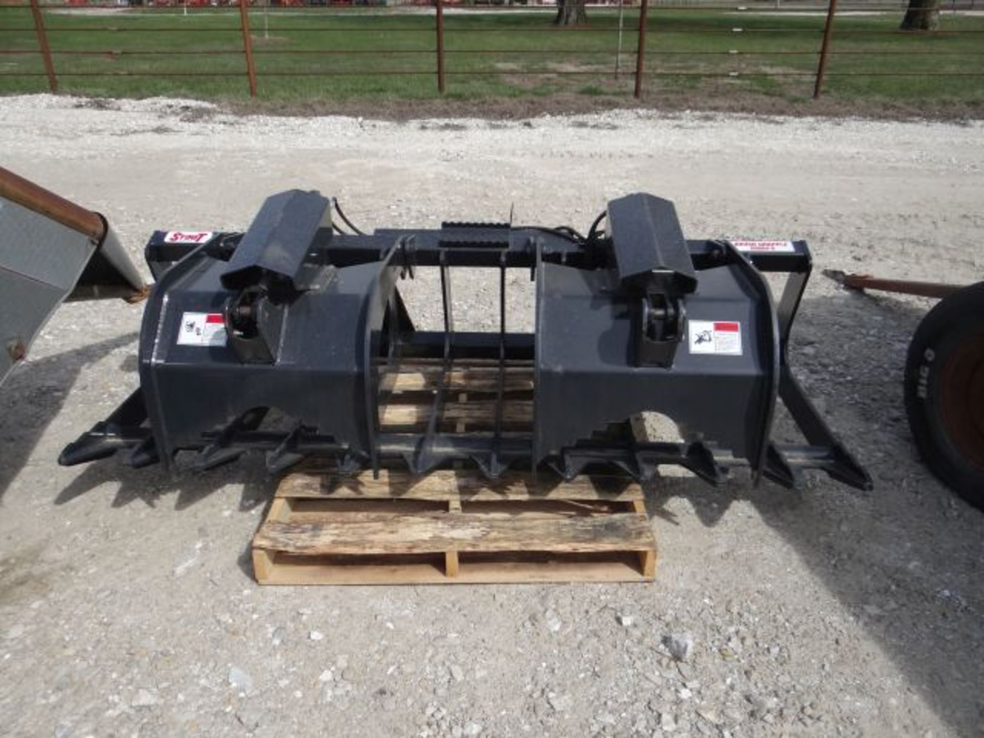 XHD84 Skid Loader Grapple - Image 2 of 2