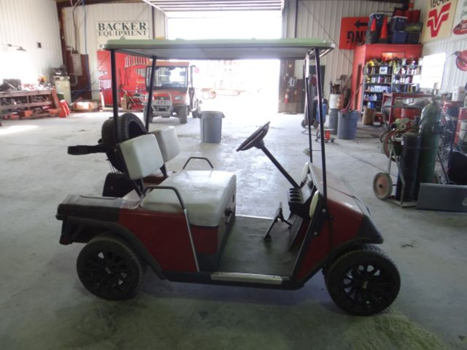 E-Z-GO Golf Cart