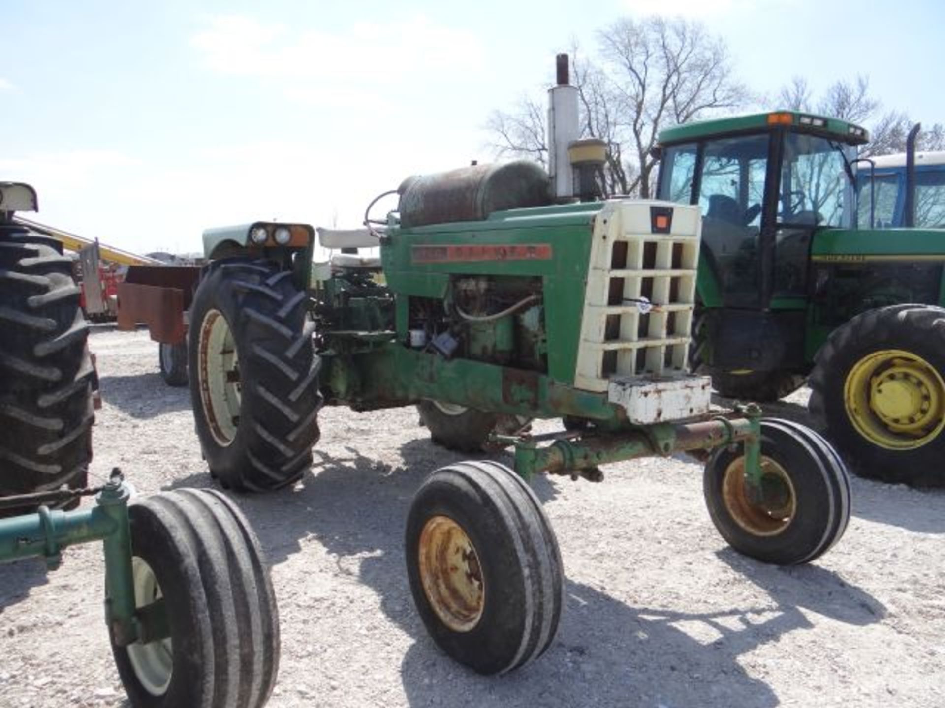 Oliver 1750 Tractor - Image 5 of 5