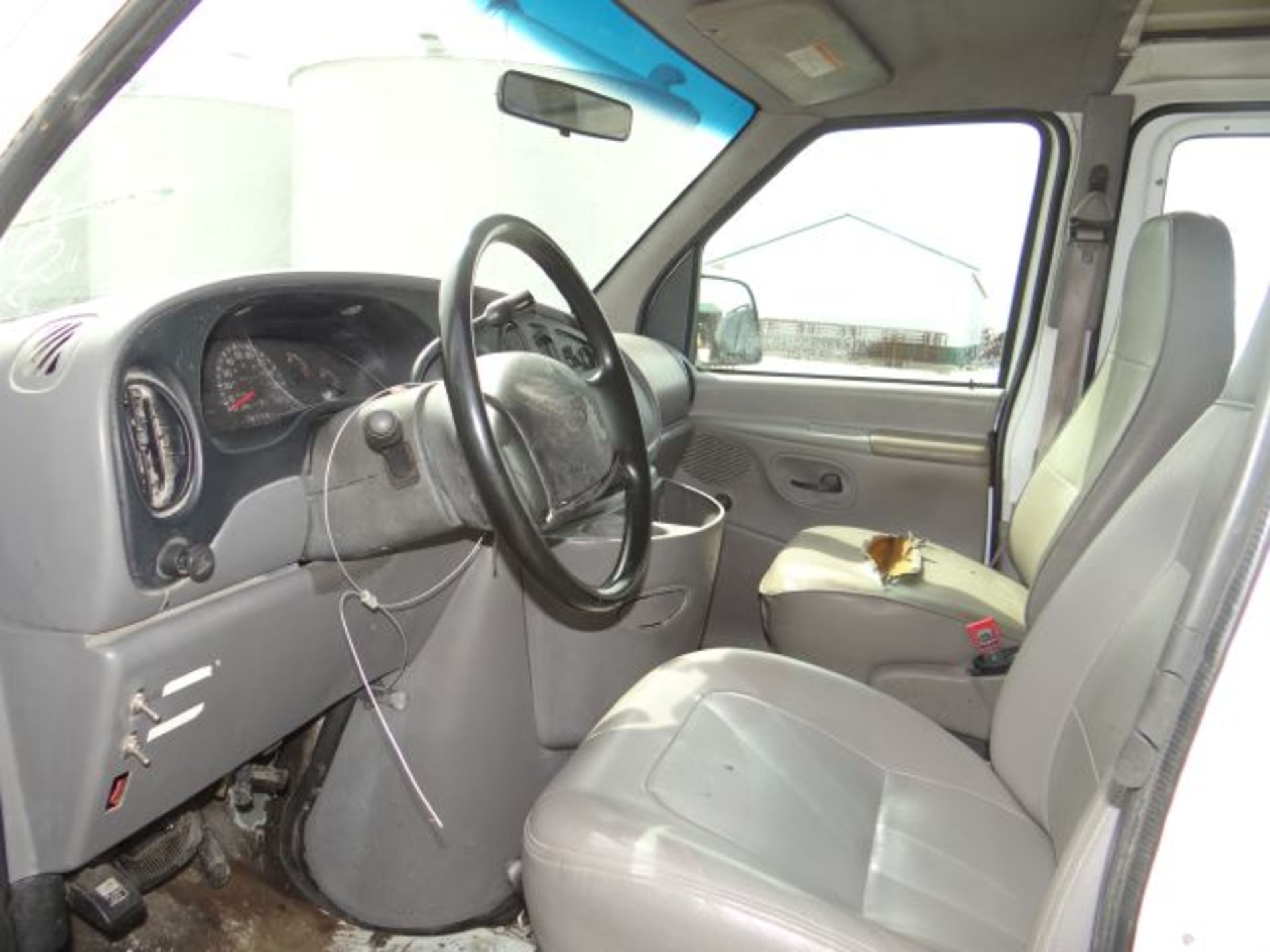 1997 Ford Utitlity Van - Image 5 of 6