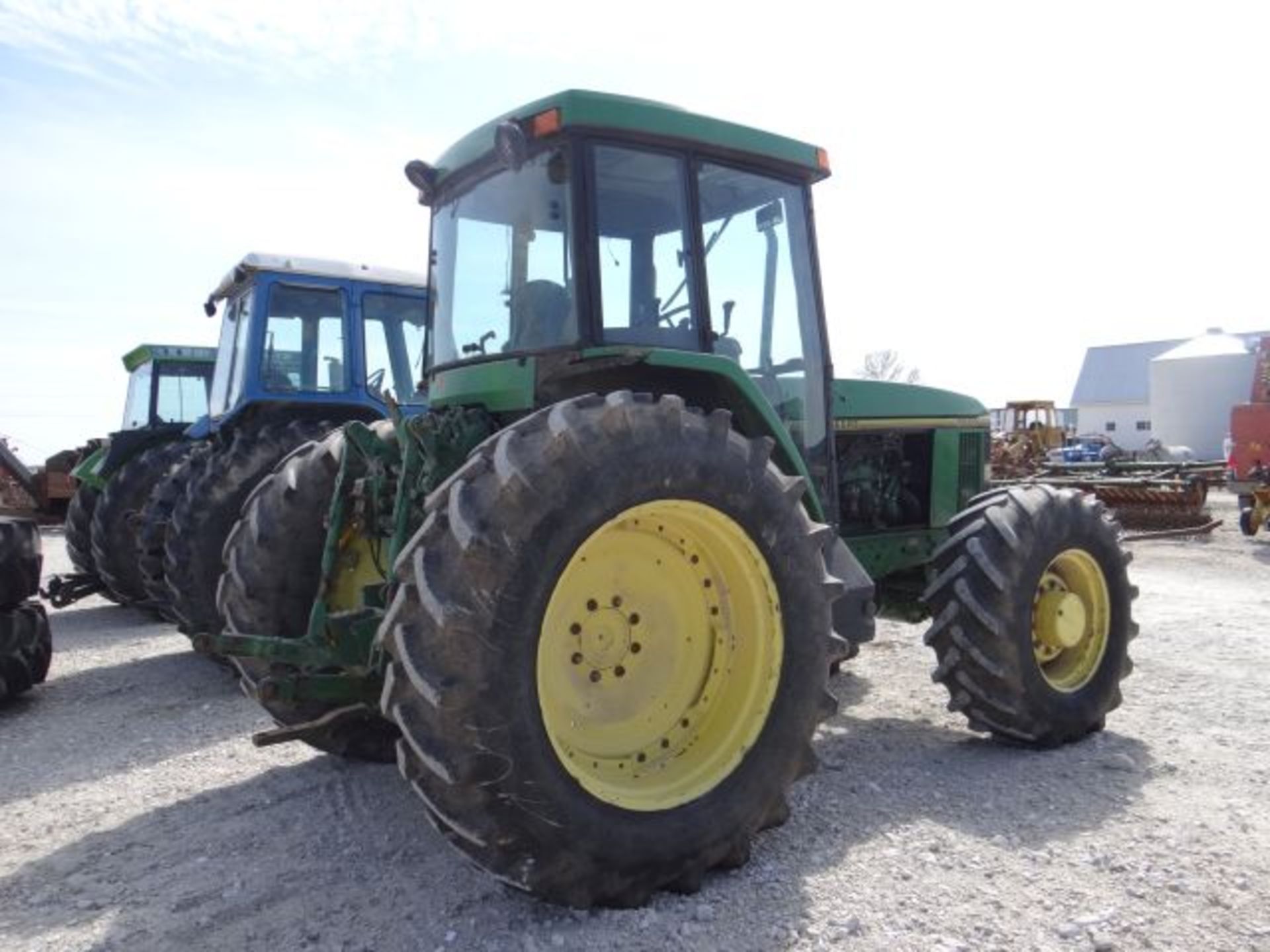 JD 7200 Tractor - Image 6 of 6