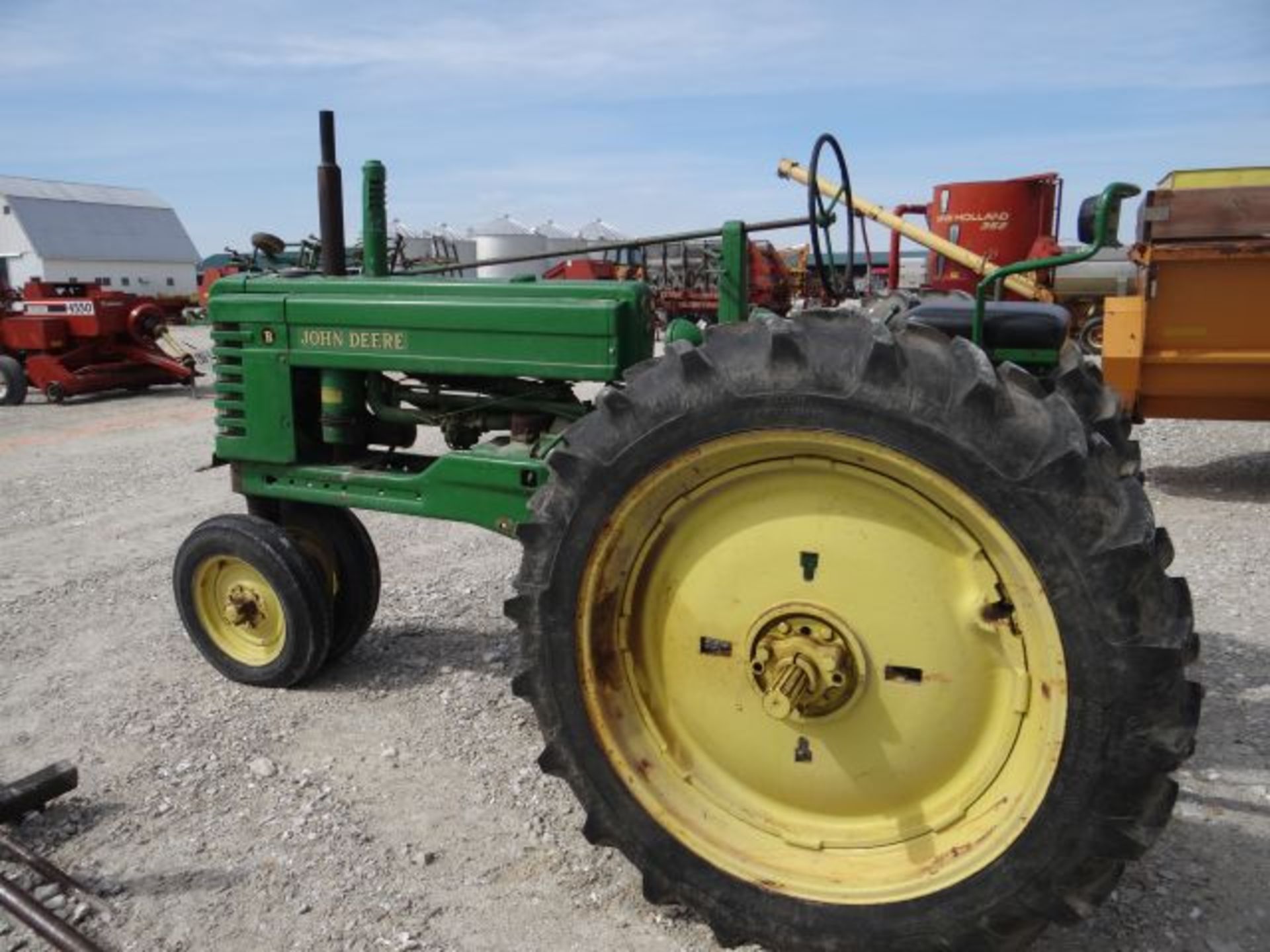 JD B Tractor