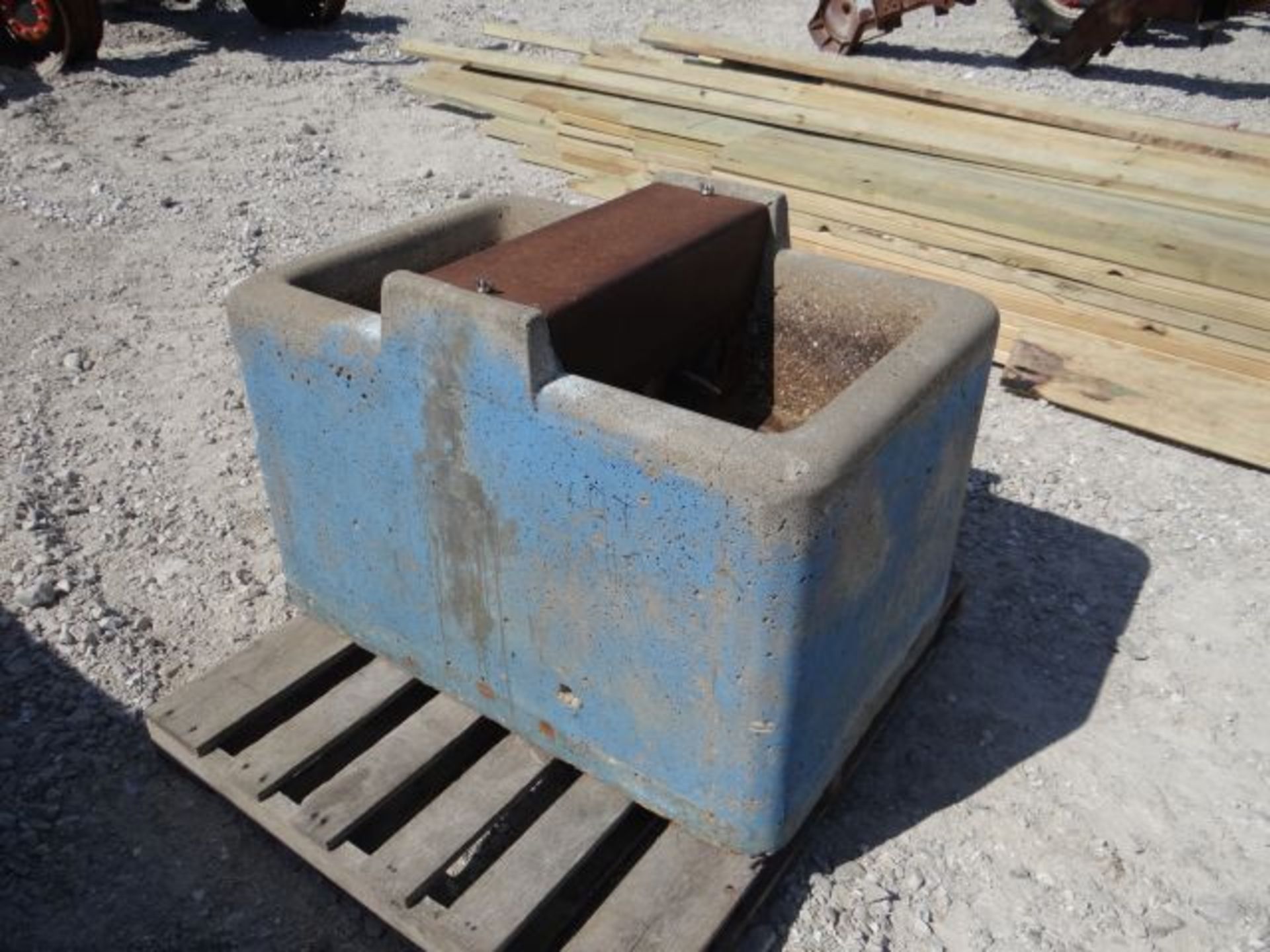 Concrete Waterer - Image 2 of 3