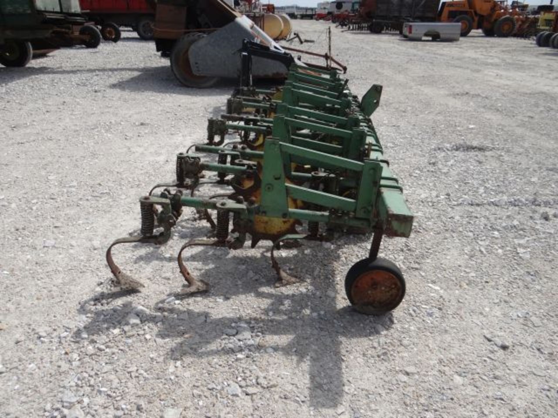 JD RM Cultivator - Image 2 of 3