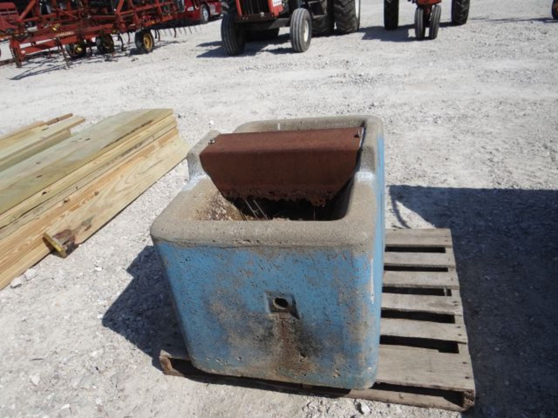 Concrete Waterer - Image 3 of 3