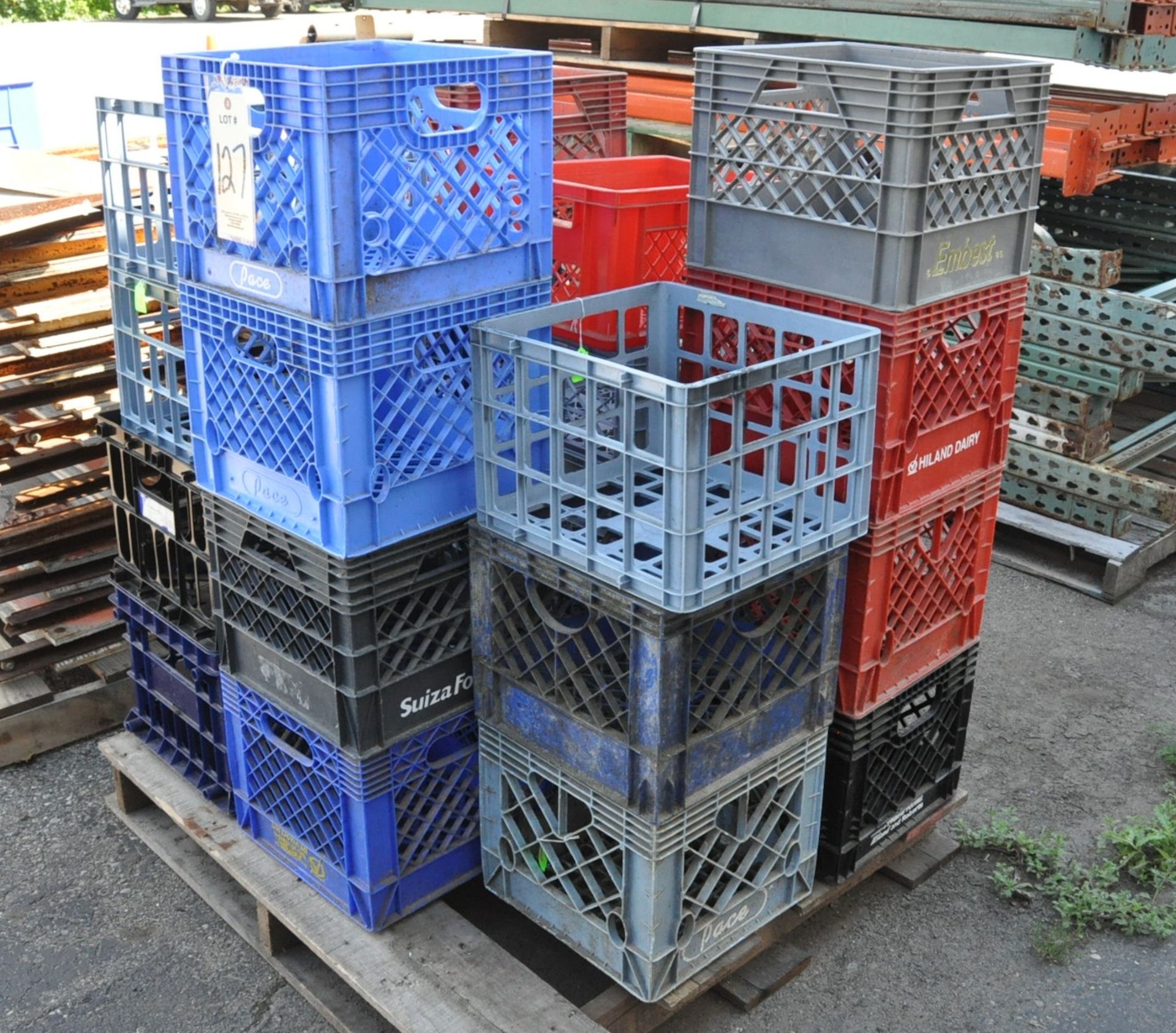 Lot-Plastic Crates on (1) Pallet