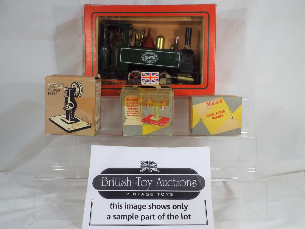 A boxed Mamod live steam locomotive with two static unboxed steam engines and various accessories - Image 2 of 3