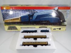 Model Railways - a Hornby OO gauge 4-6-2 steam locomotive and tender, Peregrine op.no.