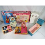 Sindy - a good lot of vintage Sindy items to include 1960s bath, wardrobe and sink unit,