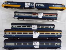 Model Railways - Hornby OO gauge Intercity 125 with four coaches,