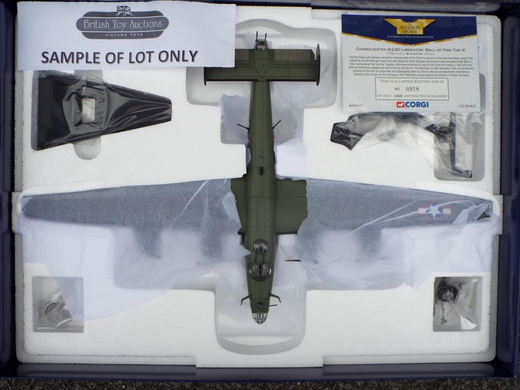 Corgi - Two boxed diecast aeroplanes in 1:72 scale comprising AA34003, - Image 3 of 3