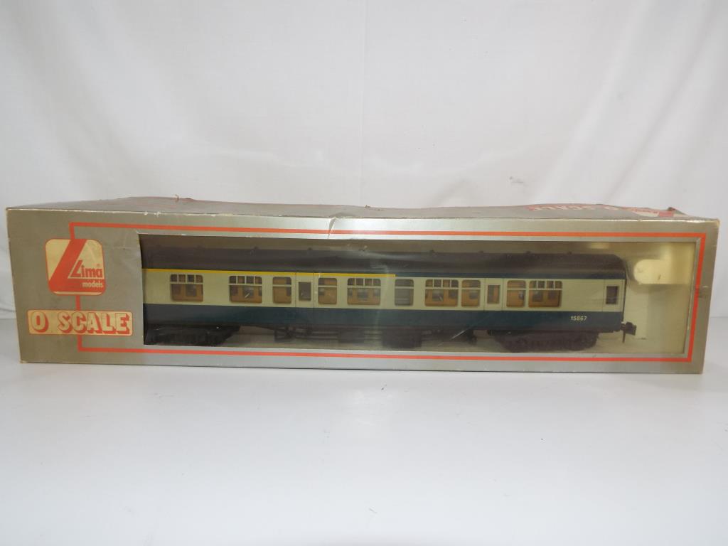 Model Railways - a collection of Lima O gauge comprising a mk1 first class coach in original box - Image 3 of 3