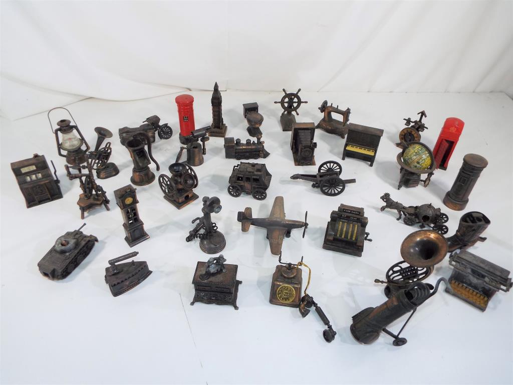 Approximately 35 novelty pencil sharpeners - Image 4 of 4