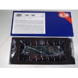 Heljan - an OO gauge D8200 BR Green Diesel Railcar,