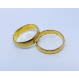 Two 22ct yellow gold wedding bands 9gms