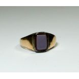 9ct gold citrine dress ring and a hardstone set signet ring