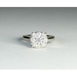 18ct white gold circular diamond cluster ring, hallmarked,