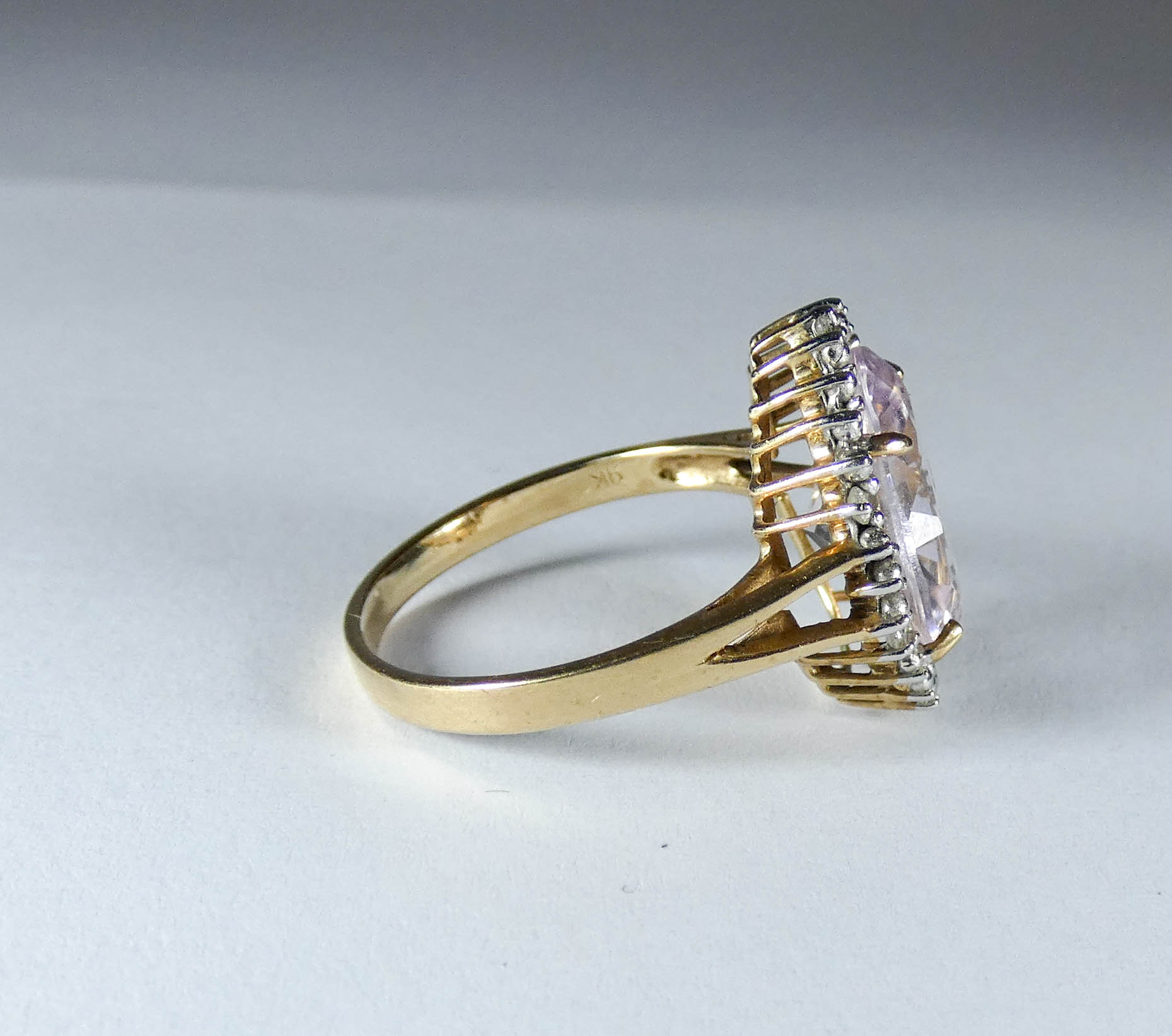 9ct gold ladies dress ring set with a large oval kunzite or pale amethyst, - Image 3 of 4