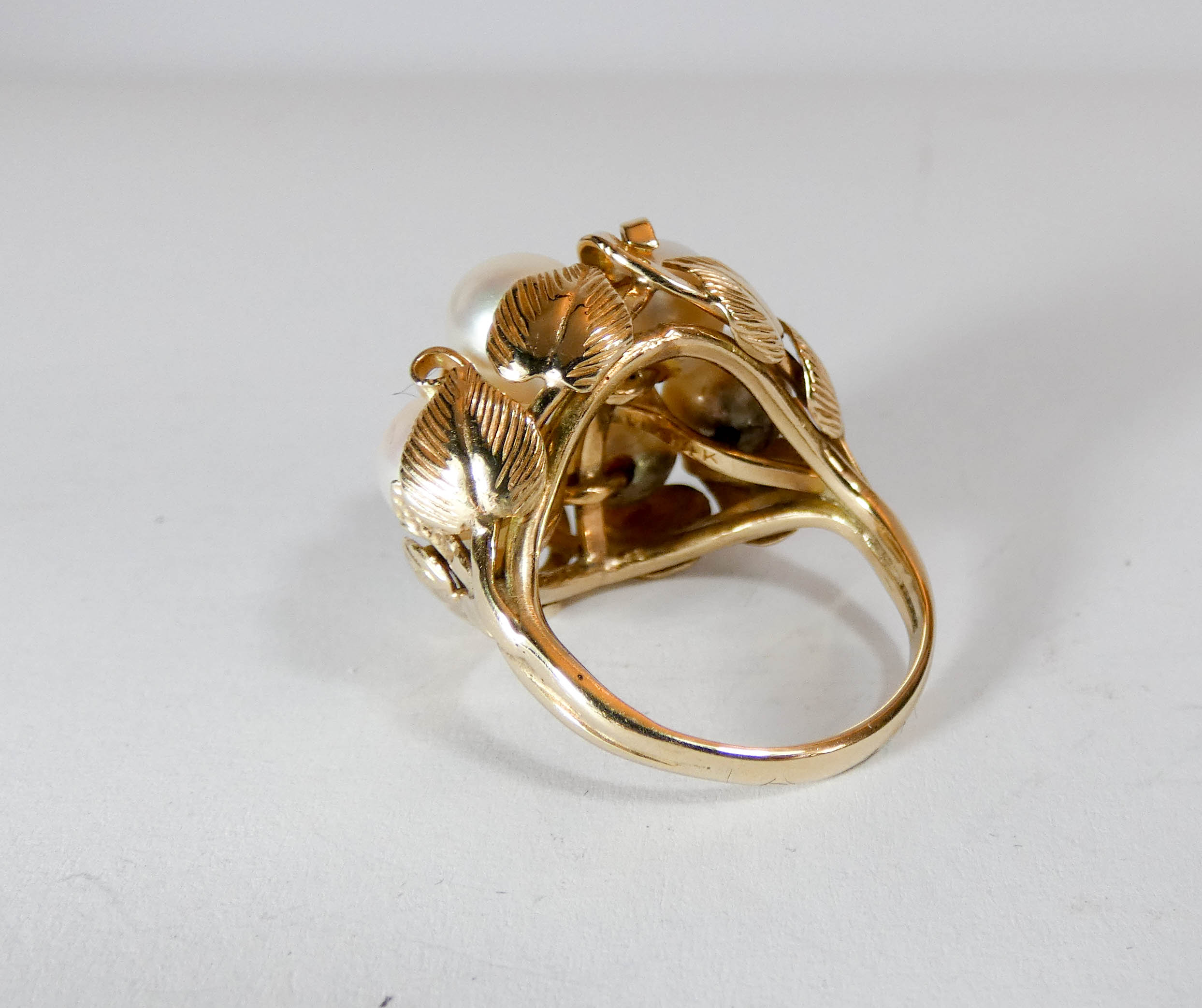 An American vintage 14ct yellow gold cultured pearl cluster ladies cocktail ring, - Image 2 of 4