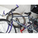 A grey rally Gritstone gents bicycle