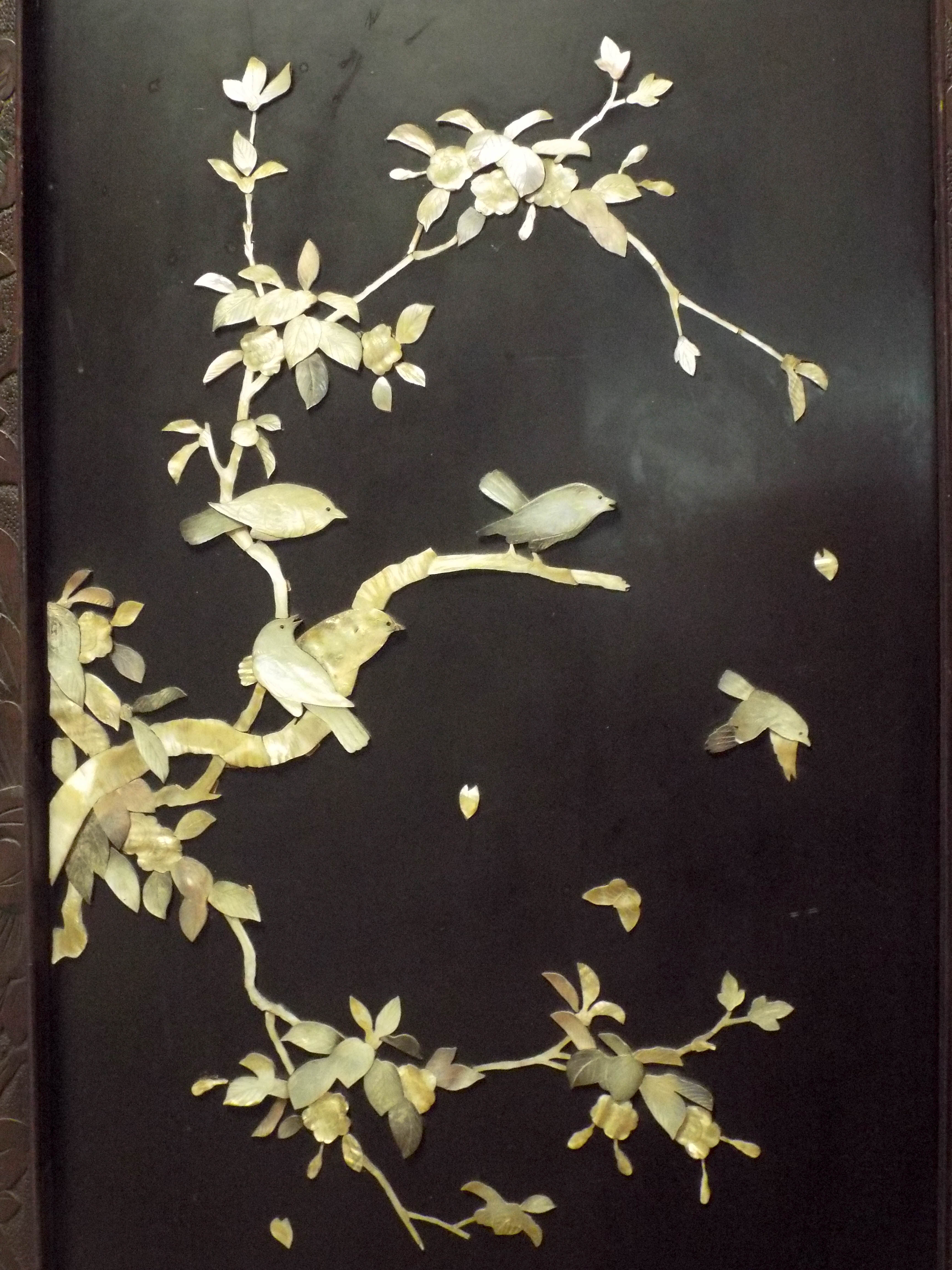 Pair of Japanese mother of pearl inlaid and decorated lacquer wall plaques - Image 3 of 4