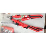 A new telescopic hedge shears and new telescopic pruning shears