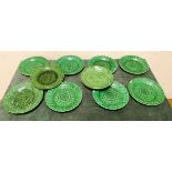 Ten Wedgwood green leaf decorated plates