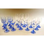 Cartier Gläser Material: Glas Beschreibung: Gläser 12x Weingläser und 6x Champagner Gläser blau