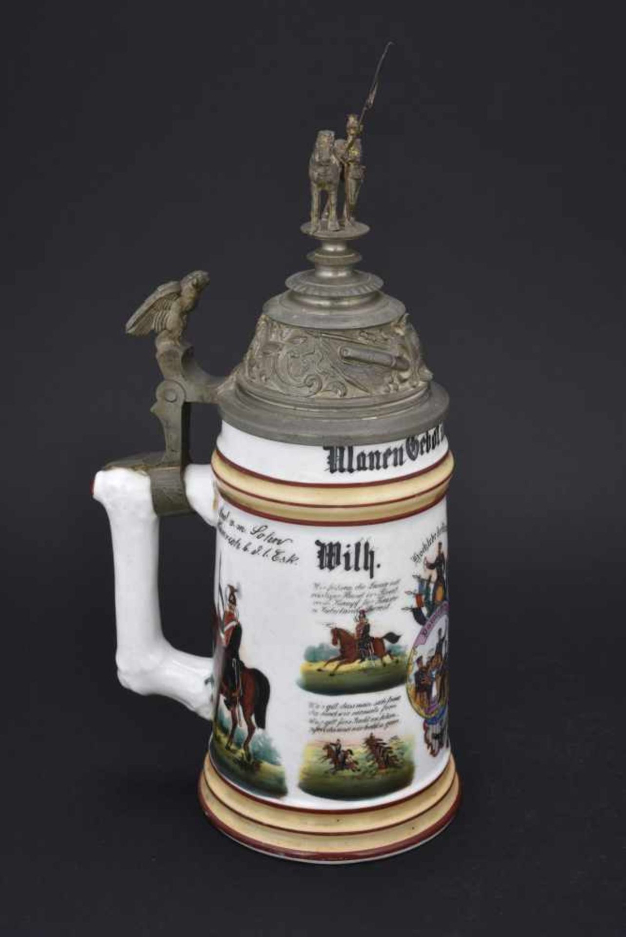 Chope du 2. Hanov Uhl Rgt N°14 Mörchingen i/L 1897 En porcelaine blanche d1/2 litre, richement - Bild 4 aus 4