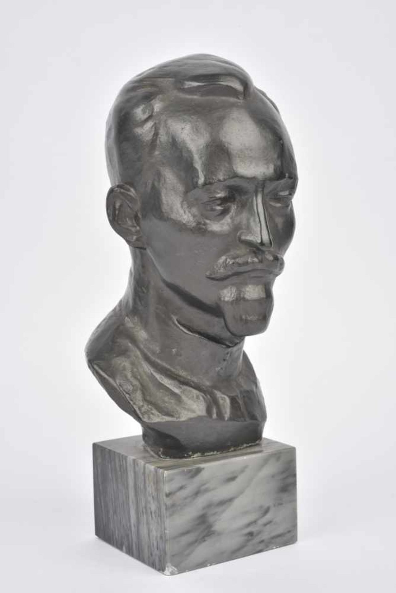 Buste de Feliks Dzerjinski en alliage de Silumin, avec socle (hauteur 19 cm hors socle). Cette pièce - Bild 3 aus 3