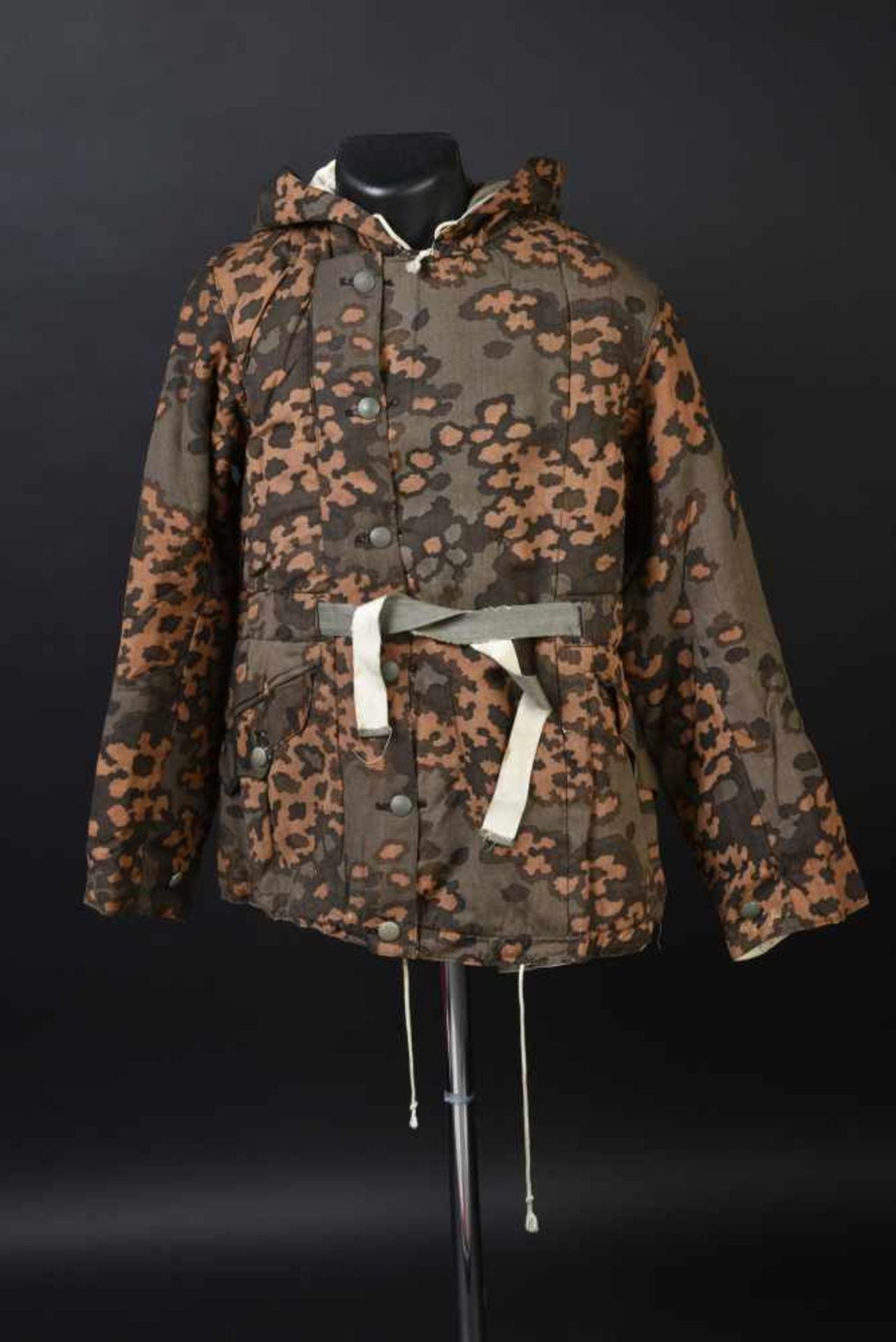 Parka Waffen SS réversible automne/hiver Camouflage feuille de chêne, couleurs très vives. Aucun