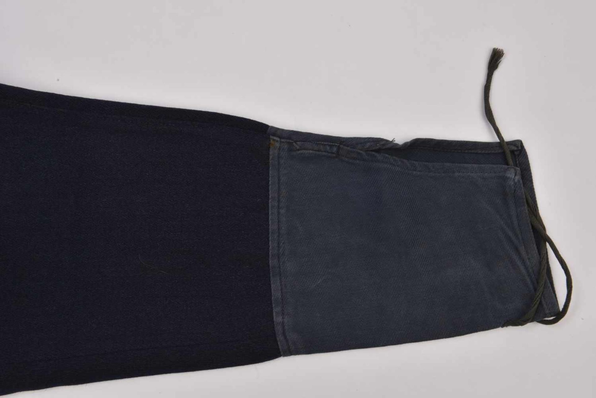 Culotte bleue en laine pour sous/officier Datée 1940. Bonne taille et bon état. blue wool pants - Bild 2 aus 4