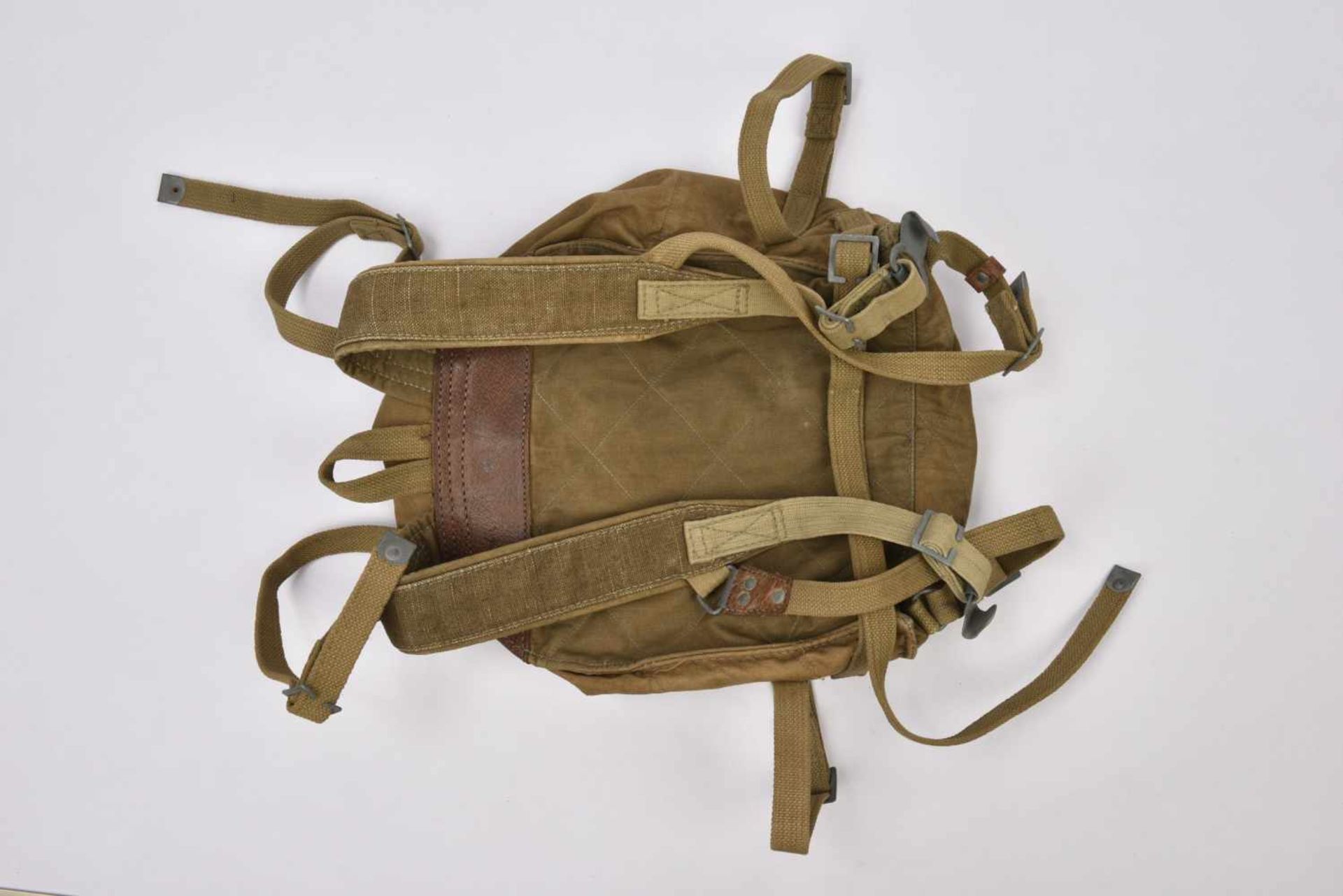 Sac à dos M.41 complet avec toutes ses sangles intégrées. NEUF. Un des sac à dos de l'Armée Rouge le - Bild 4 aus 4