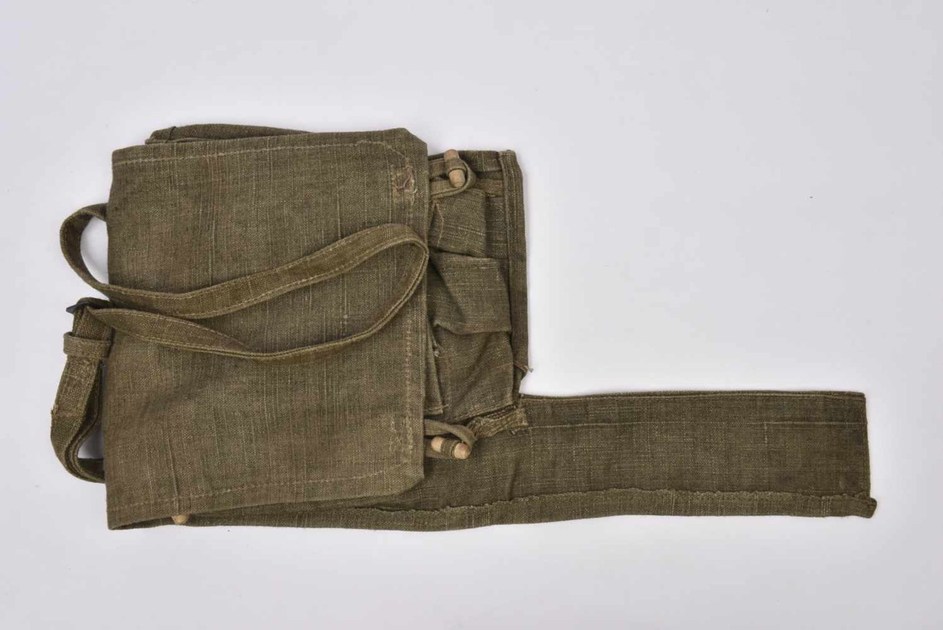 Sac de toile WW2 pour kit de mitraillette DSHK Etat neuf Pas de marquage. Cette pièce provient de la