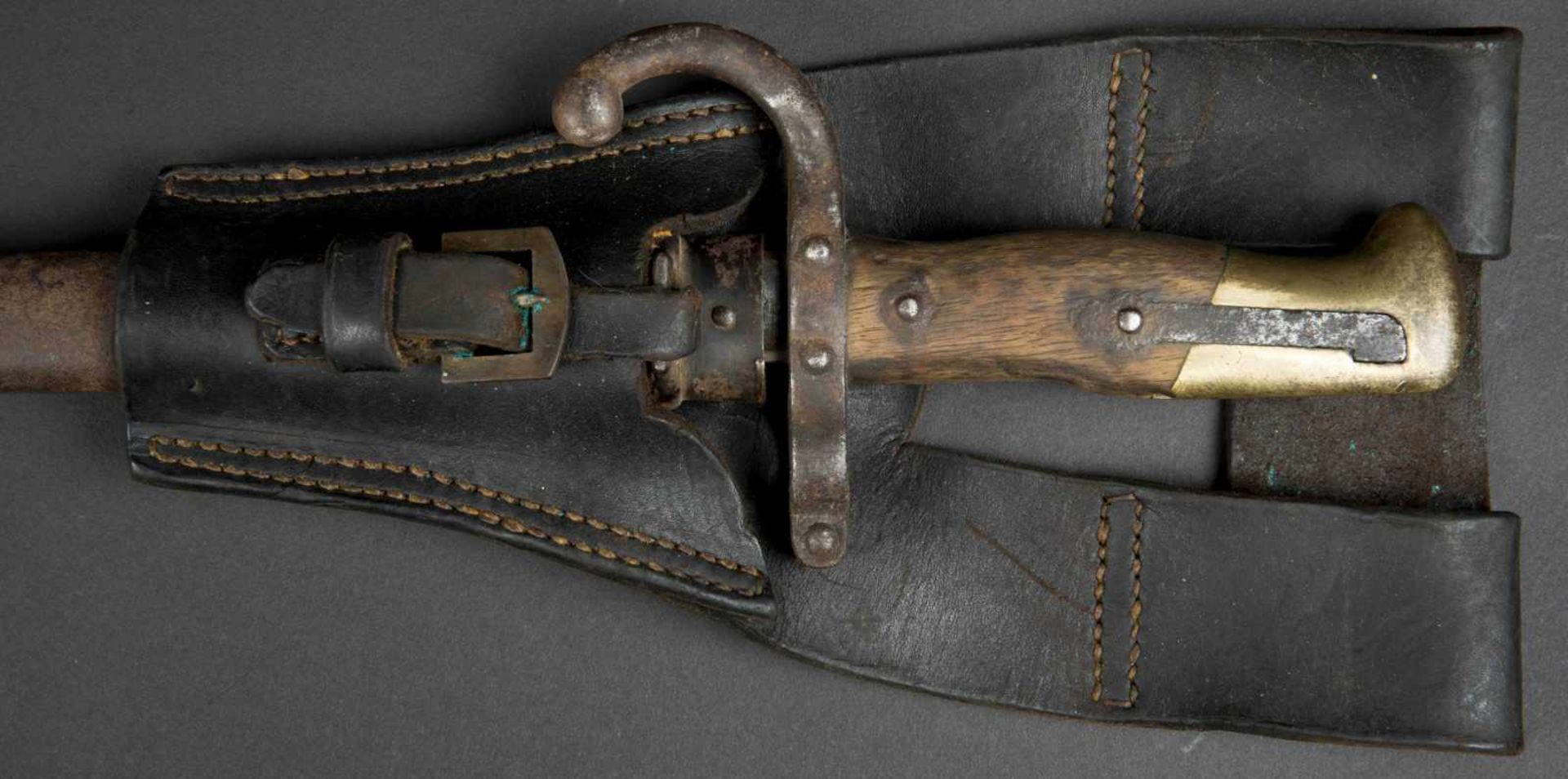 Baïonnette Gras modèle 1874 numéros différents sur baïonnette et fourreau, porte-sabre-baïonnette - Bild 3 aus 4