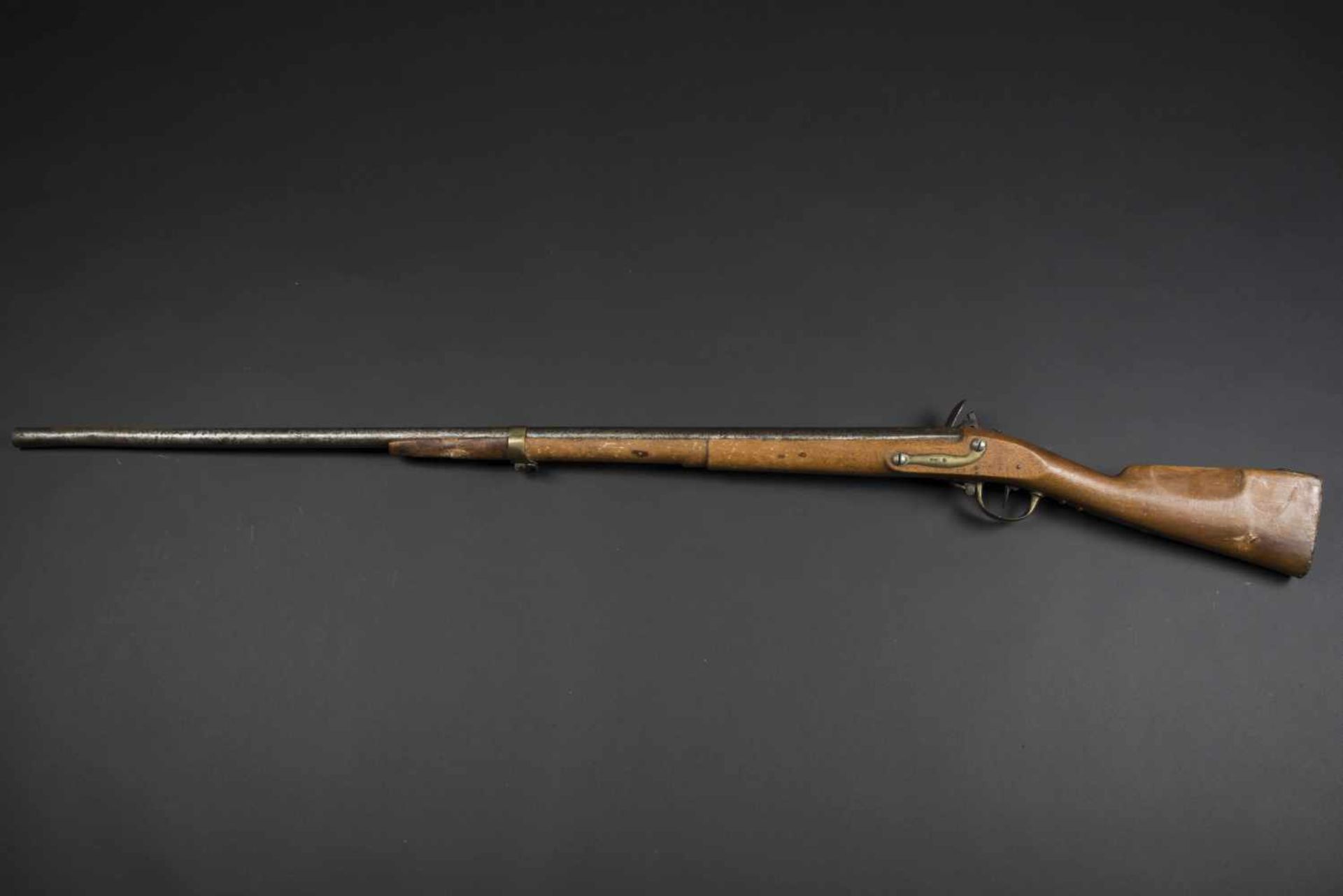 Fusil 1814 catégorie D Crosse en bois, parties métalliques présentes, dont certaines sont en laiton. - Bild 2 aus 4