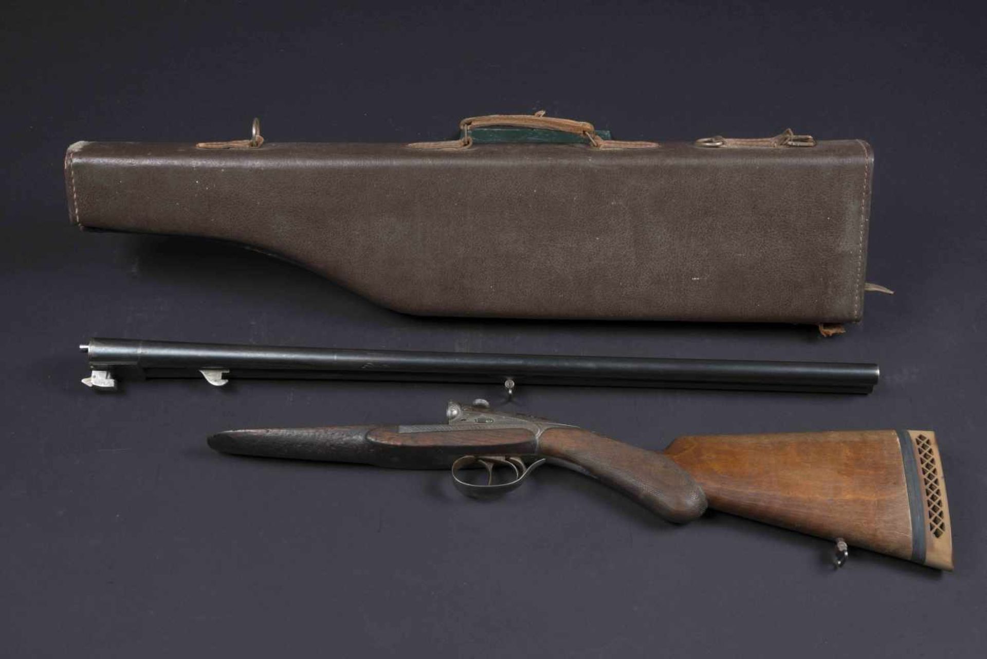 Fusil de chasse Darne Catégorie C Crosse bois, partie métallique ciselée. Canon Darne, plaque de - Image 2 of 4