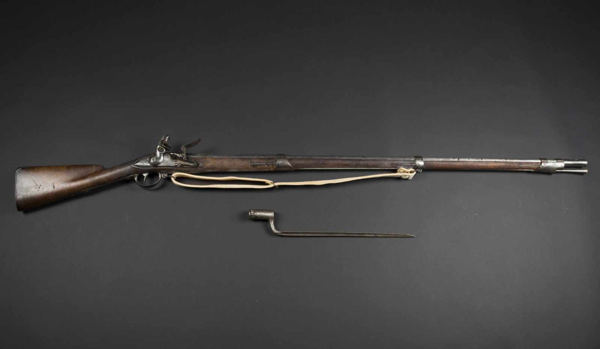 Fusil dinfanterie modèle 1774 fabrication limitée à 70000 exemplaires. Marquage effacé sur la