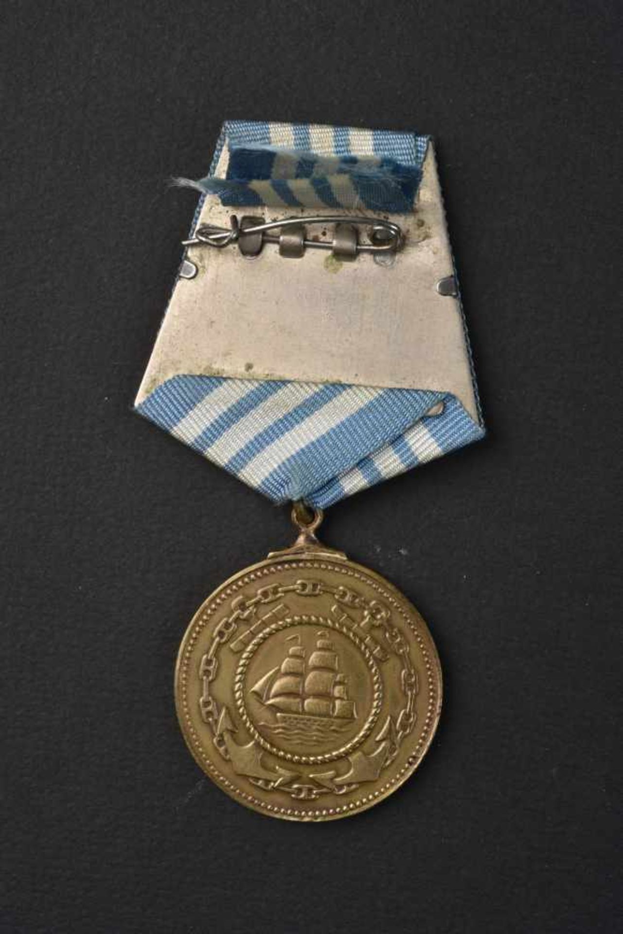 Médaille de Nakhimov n° 1234 attribuée à FADEEV Vladimir Petrovich le 09 mars 1945. Les recherches - Bild 2 aus 3