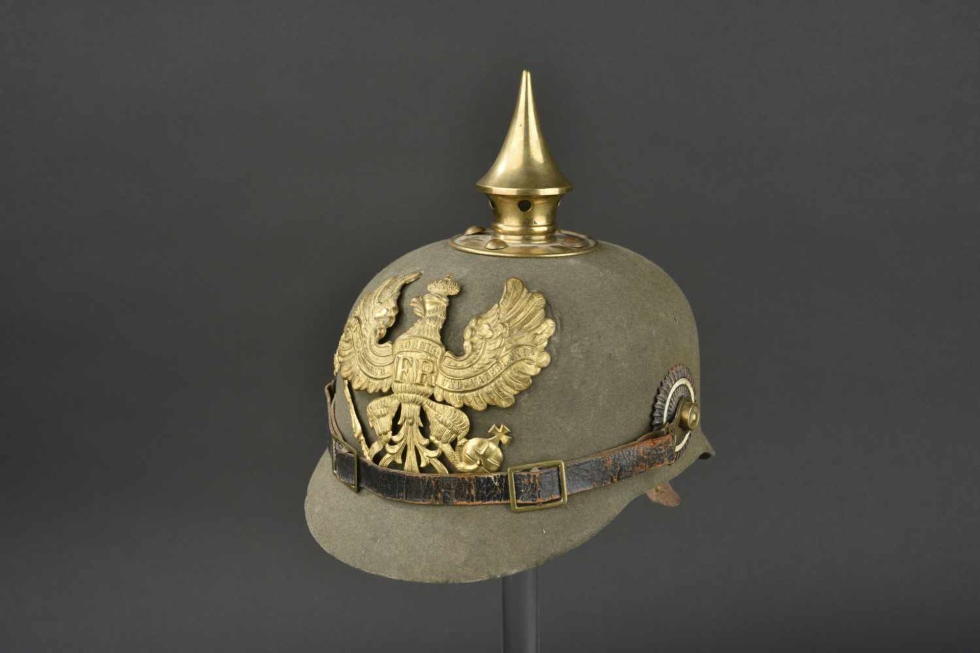 PRUSSE Casque de troupe de linfanterie modèle ersatz Feutre en bon état général. Lintérieur est en