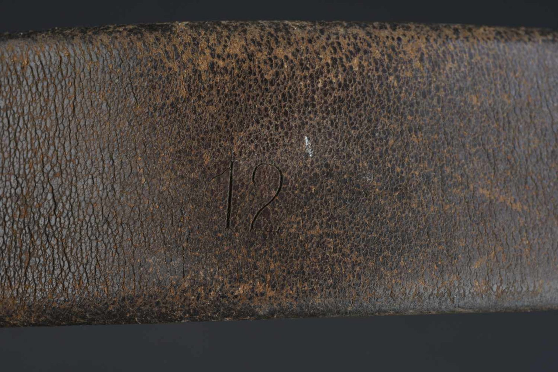 Ceinturon de la première guerre mondiale Ceinturon en cuir noir, coutures refaites. Aucuns marquages - Image 4 of 4