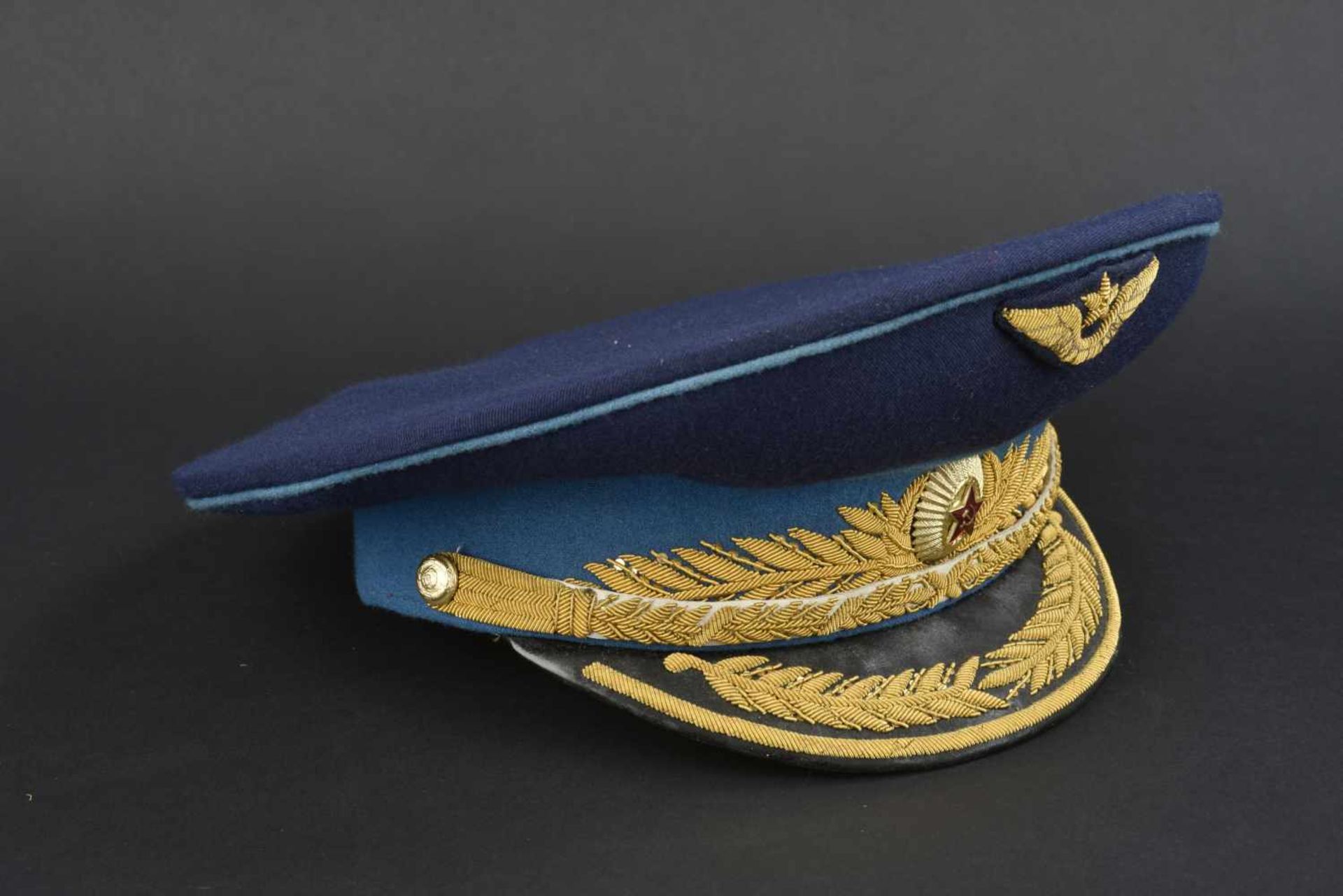 Casquette de général d'aviation soviétique En tissu bleu foncé, bandeau bleu ciel, insigne