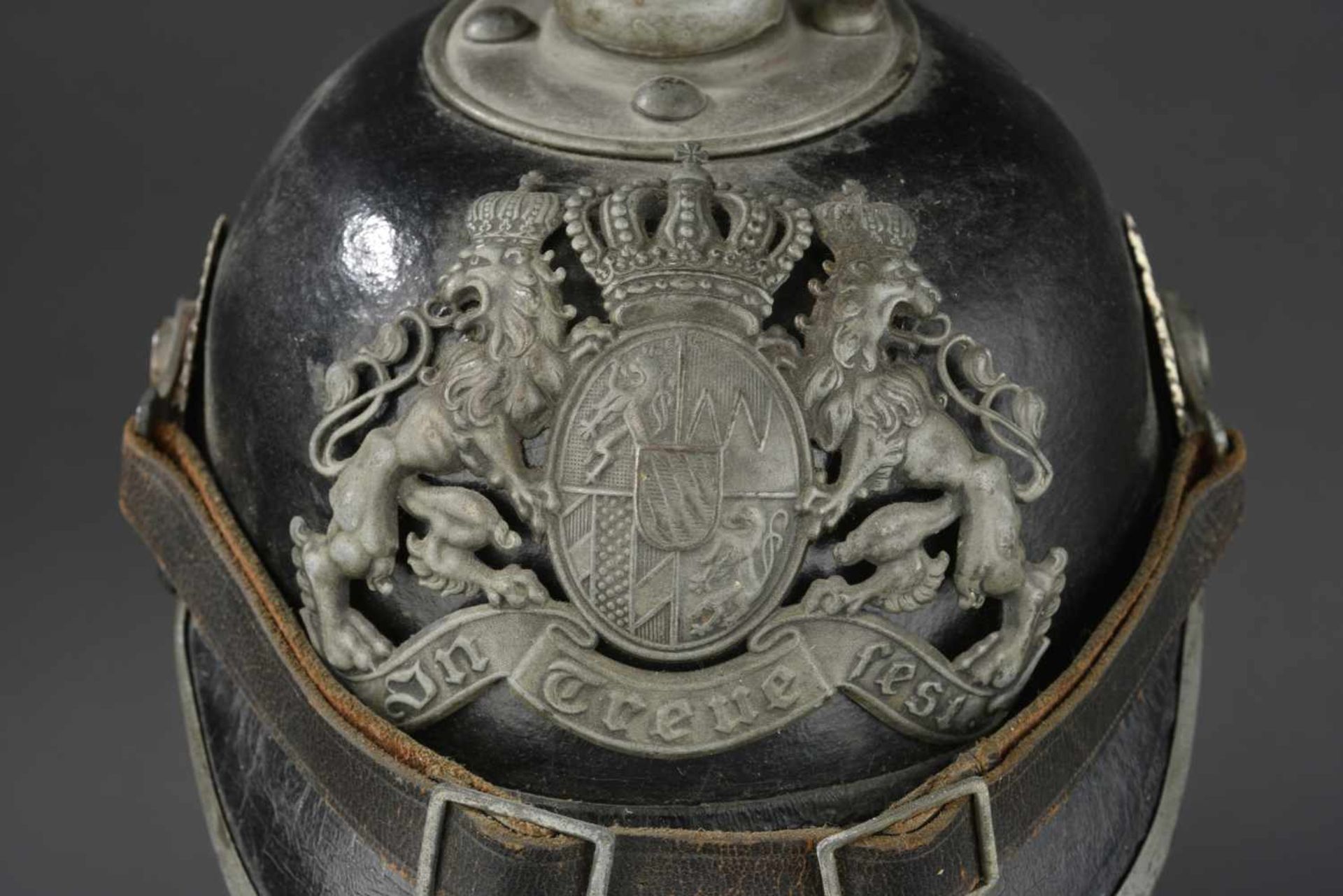 BAVIERE Casque à pointe modèle 15 de linfanterie Bavaroise Bombe en cuir, garnitures fer peint en - Bild 4 aus 4